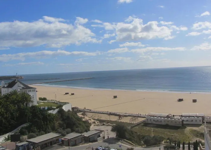 Girafa Mit Blick Auf Wasser By Interhome