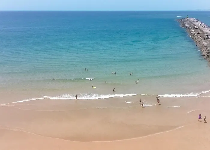 Girafa Mit Blick Auf Wasser By Interhome