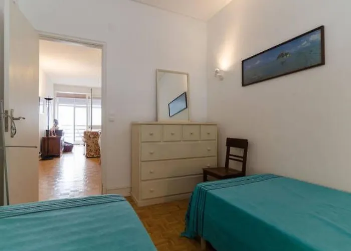 Girafa Mit Blick Auf Wasser By Interhome